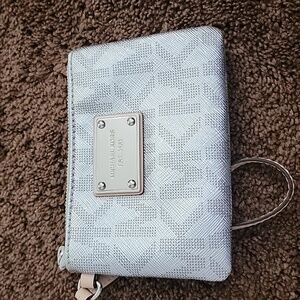MICHAEL KORS WRISTLET WALLET